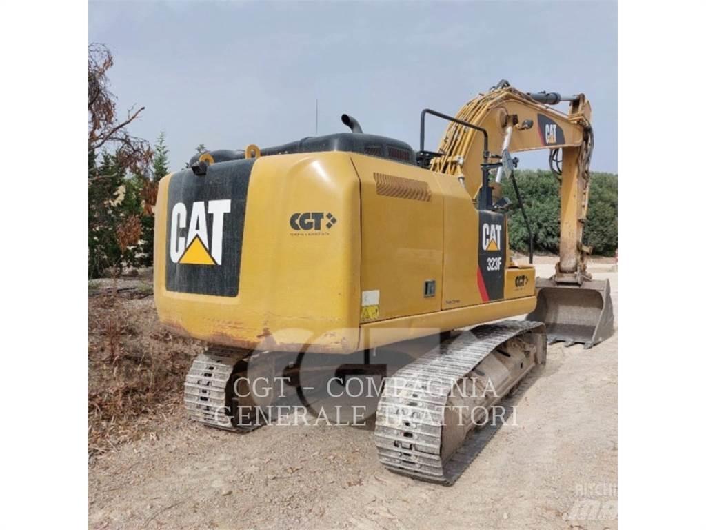 CAT 323F Paletli ekskavatörler