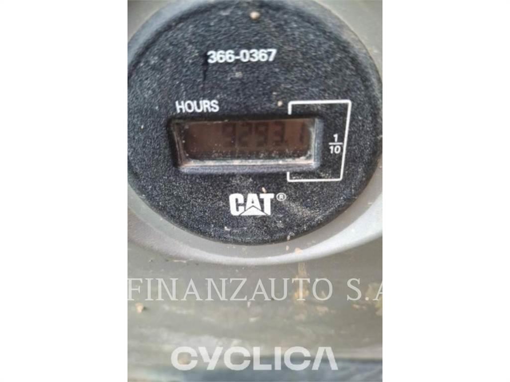 CAT 323F Paletli ekskavatörler