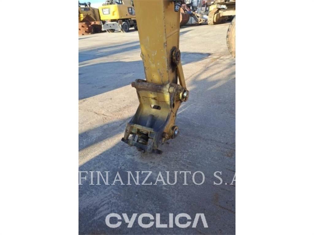 CAT 323F Paletli ekskavatörler