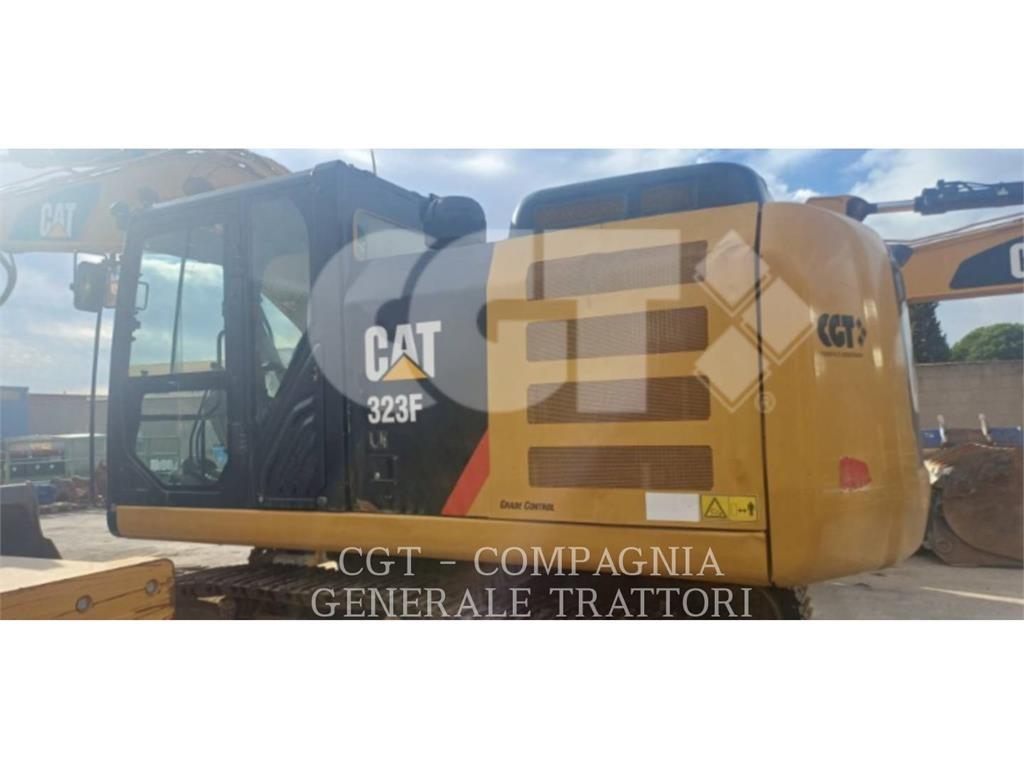 CAT 323F Paletli ekskavatörler