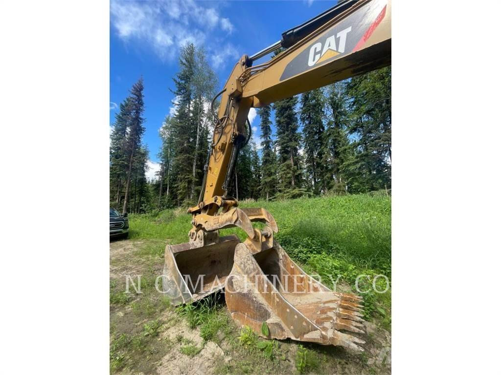 CAT 323F L Paletli ekskavatörler