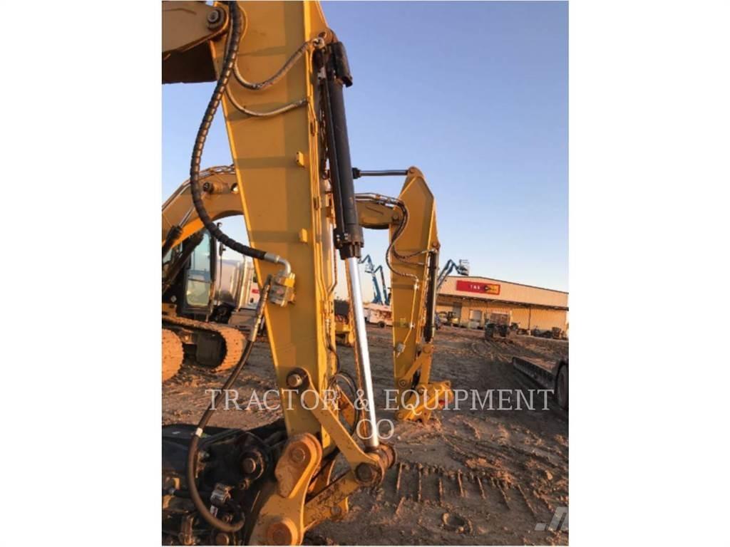 CAT 323F L Paletli ekskavatörler
