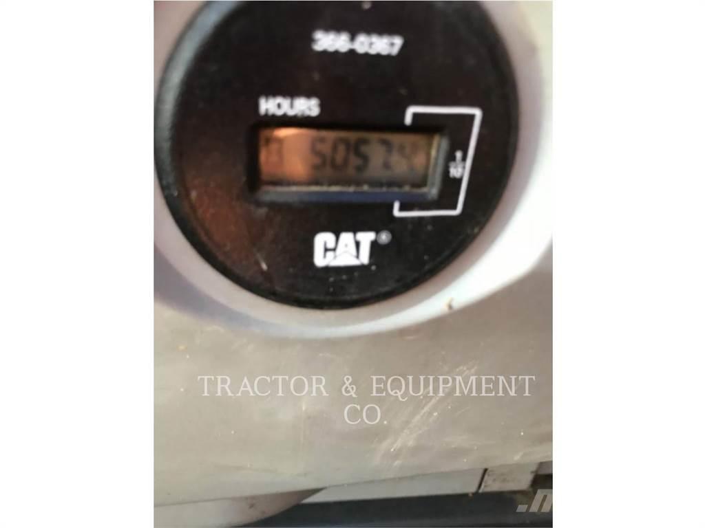 CAT 323F L Paletli ekskavatörler