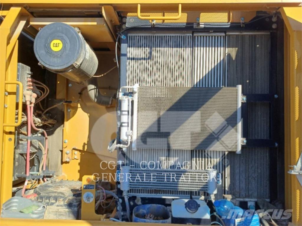 CAT 323F SA Paletli ekskavatörler