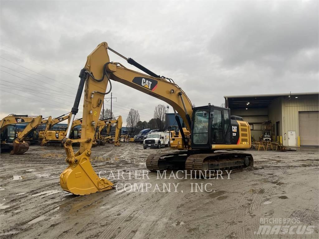 CAT 323FL Paletli ekskavatörler