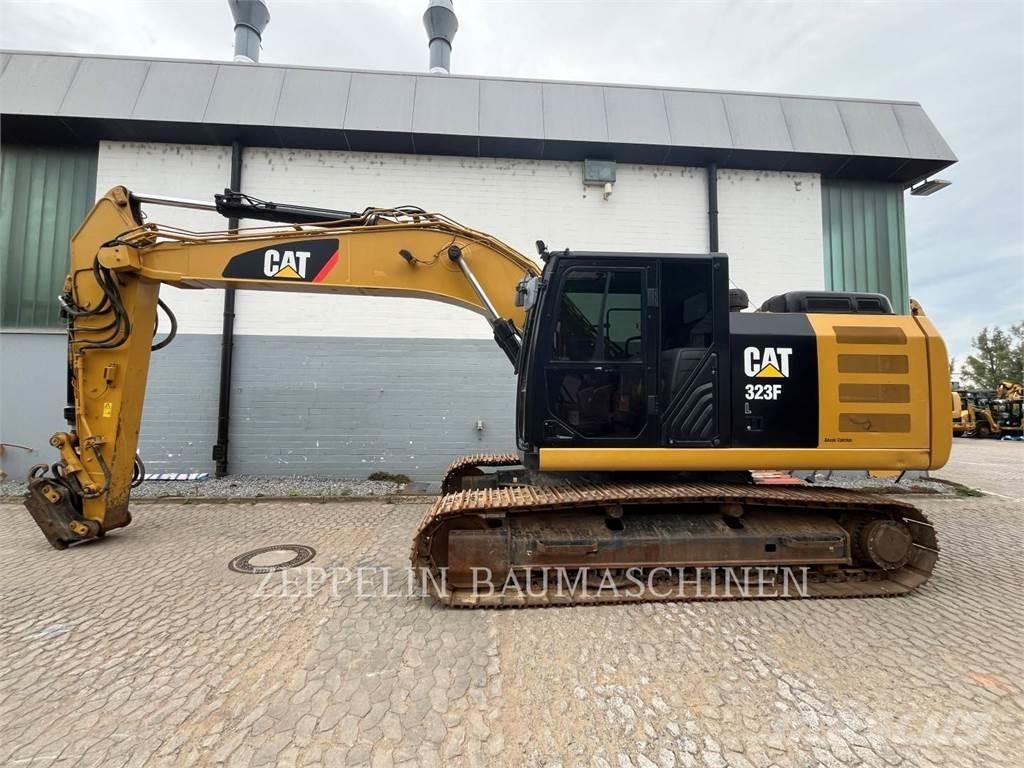 CAT 323FL Paletli ekskavatörler