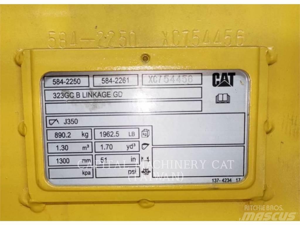 CAT 323GC Kovalar