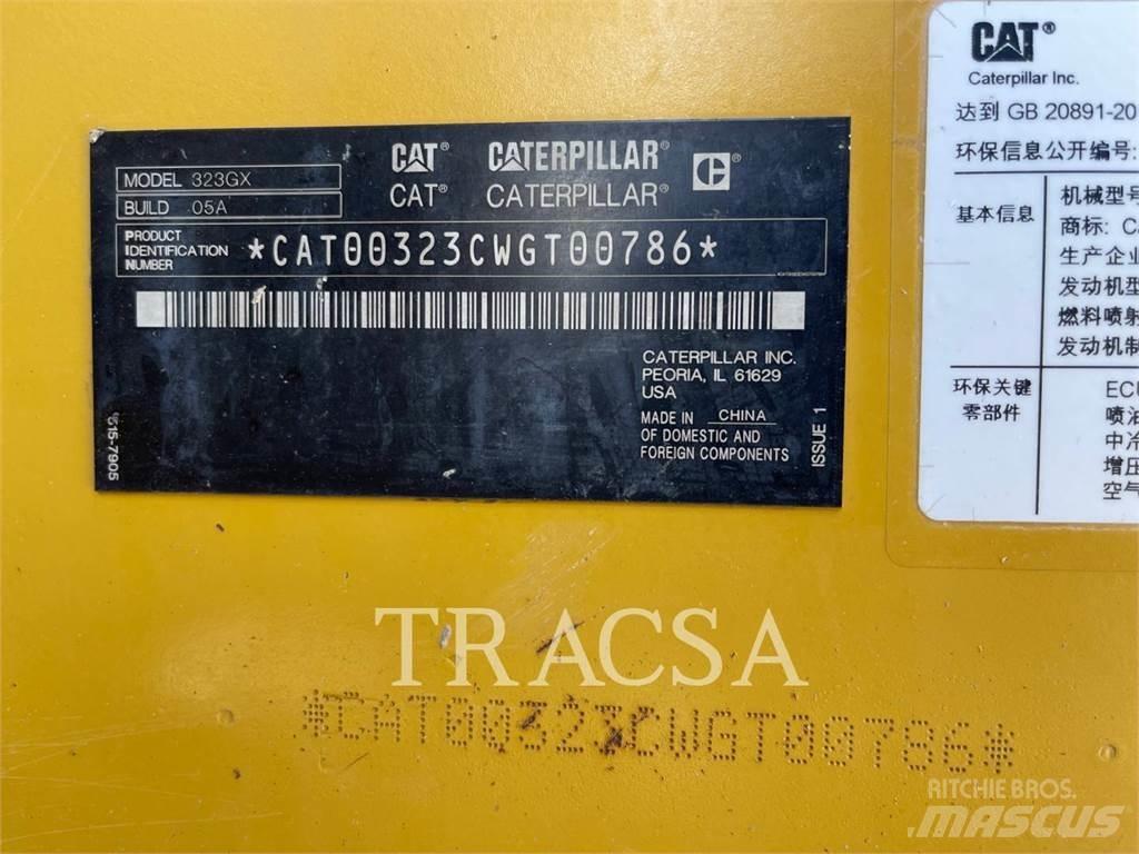 CAT 323GX Paletli ekskavatörler