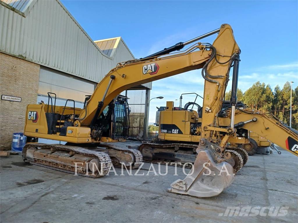 CAT 323L Paletli ekskavatörler