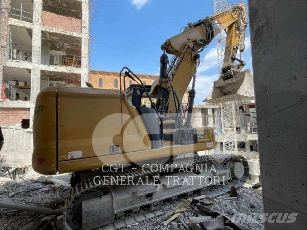 CAT 323LN Paletli ekskavatörler