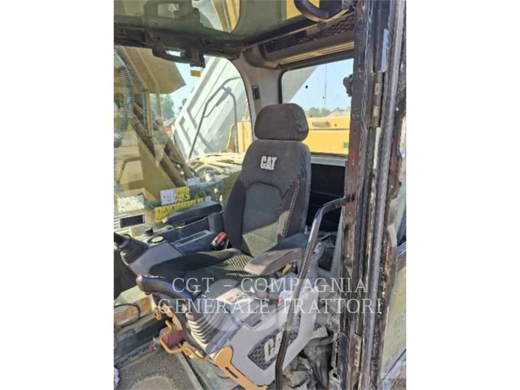 CAT 323LN Paletli ekskavatörler