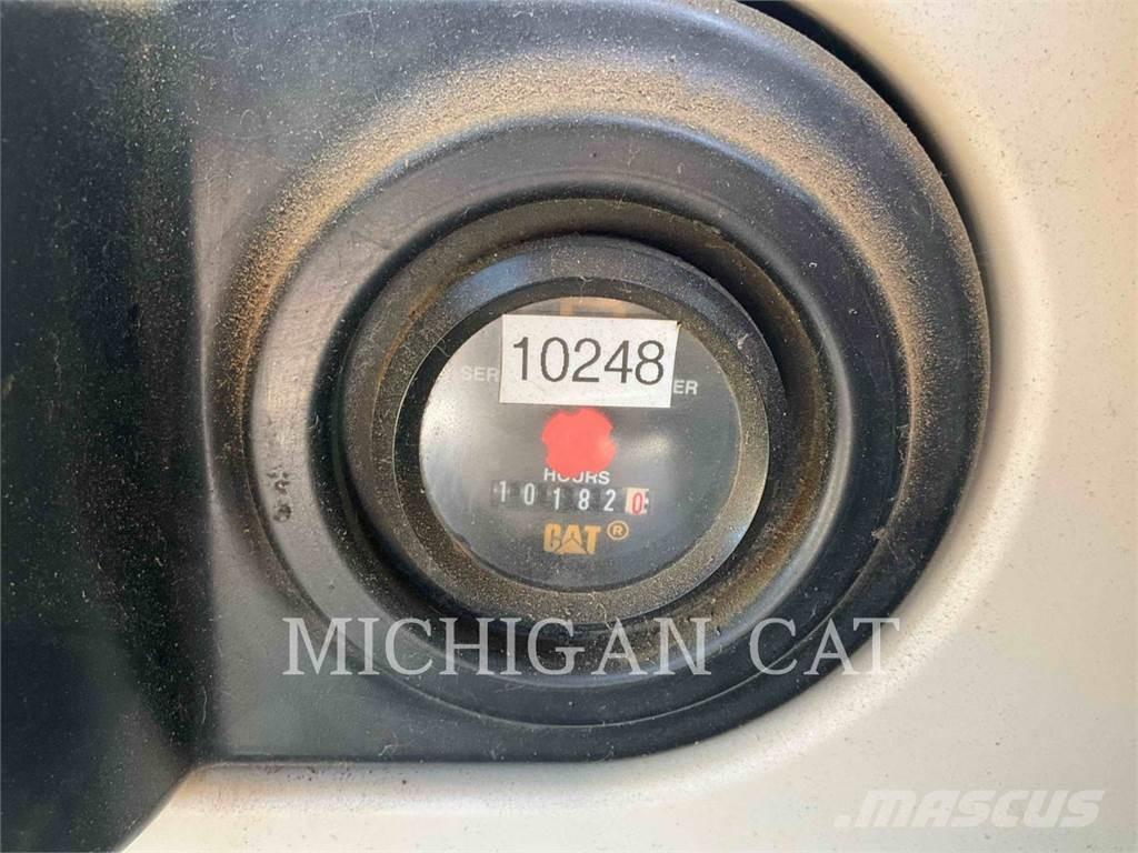 CAT 325CL Paletli ekskavatörler