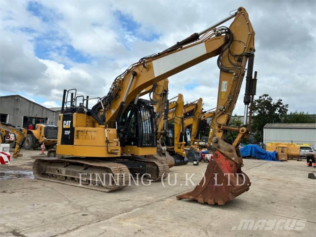 CAT 325FL Paletli ekskavatörler