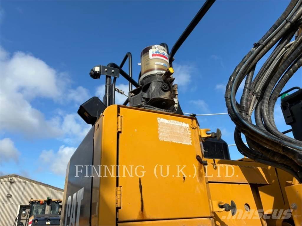 CAT 325FL Paletli ekskavatörler