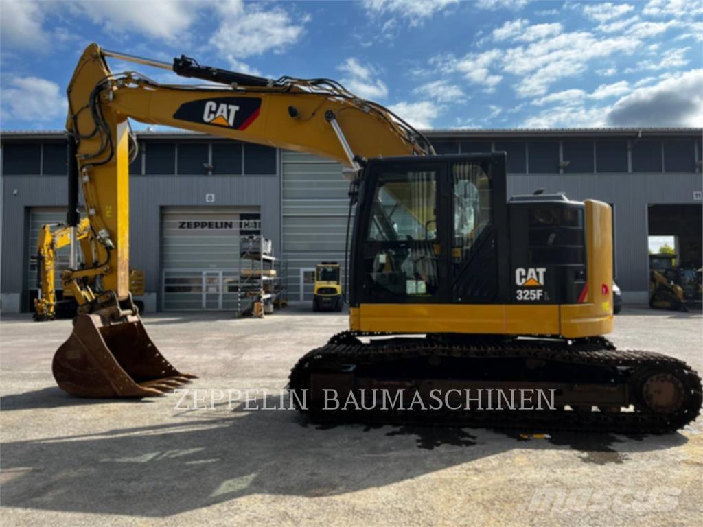 CAT 325FL Paletli ekskavatörler