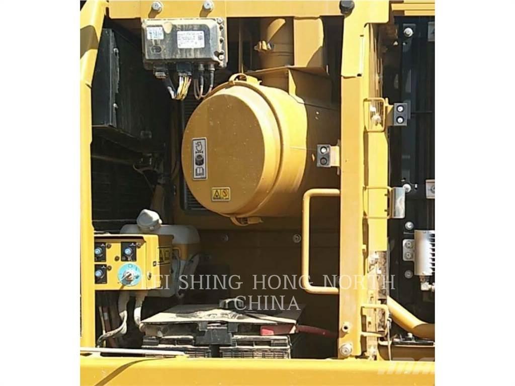 CAT 326D2L Paletli ekskavatörler