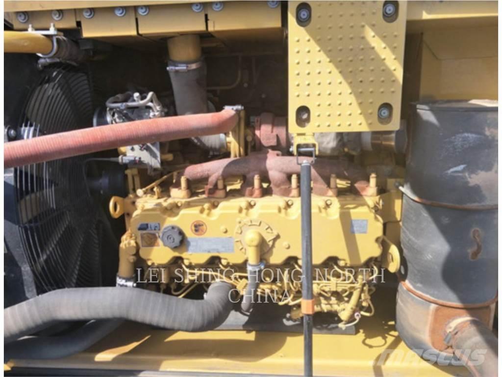 CAT 326D2L Paletli ekskavatörler