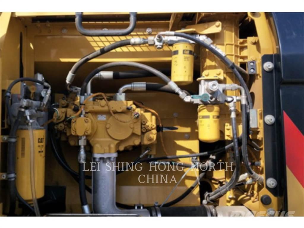 CAT 326D2L Paletli ekskavatörler