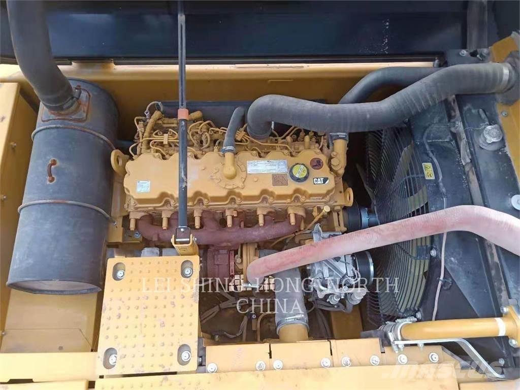 CAT 326D2L Paletli ekskavatörler