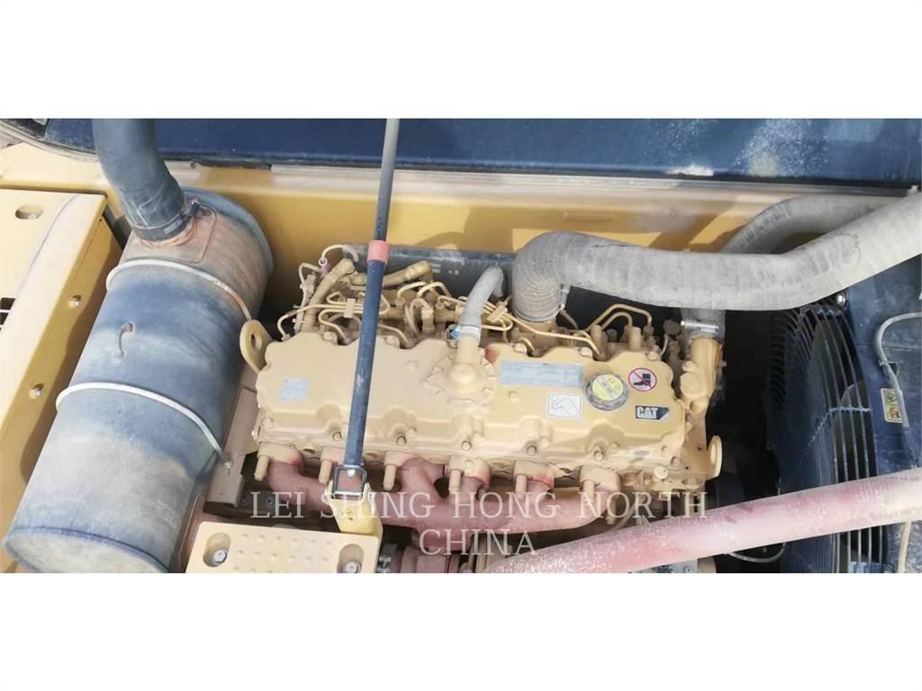 CAT 326D2L Paletli ekskavatörler