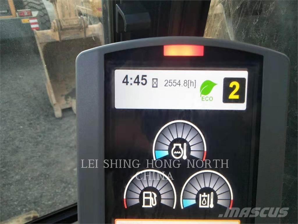 CAT 326D2L Paletli ekskavatörler