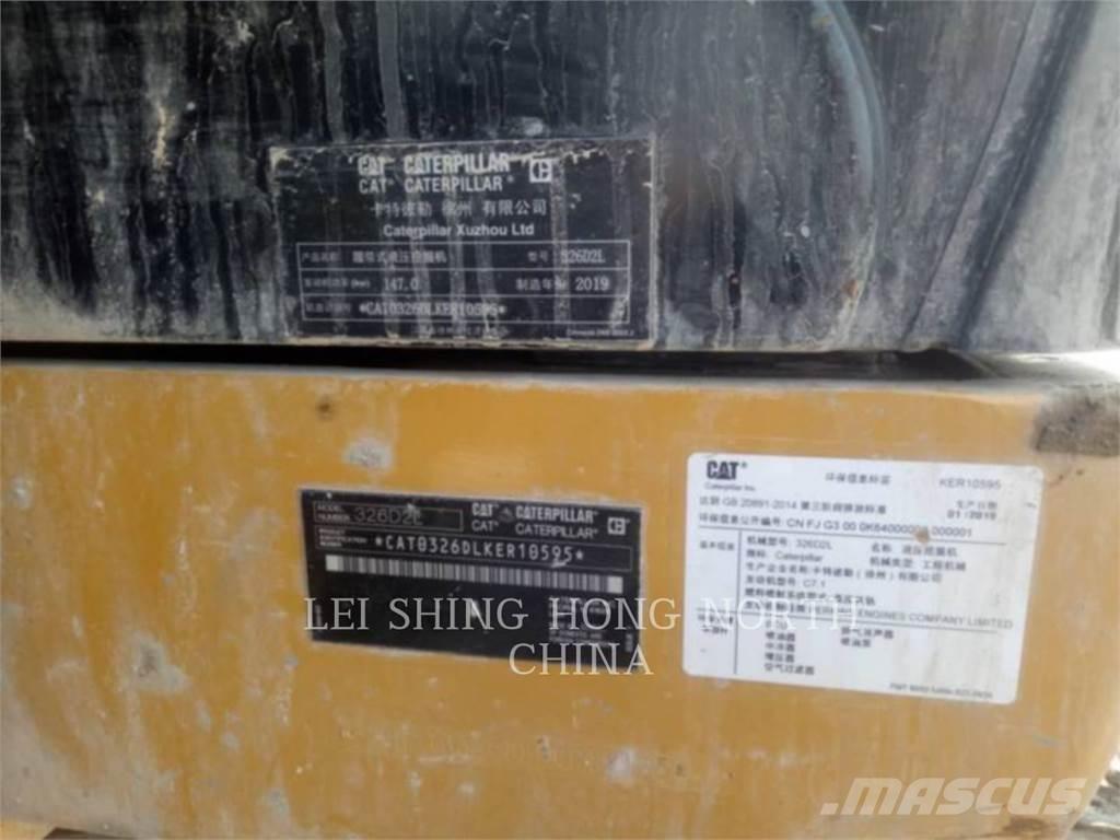 CAT 326D2L Paletli ekskavatörler