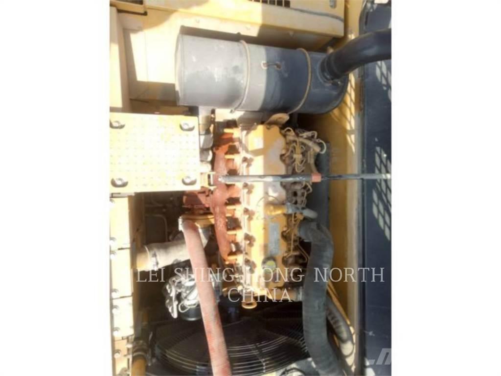 CAT 326D2L Paletli ekskavatörler