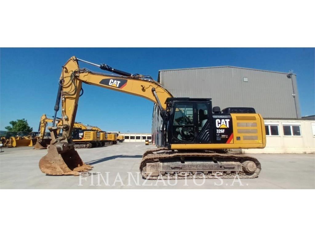 CAT 326F Paletli ekskavatörler