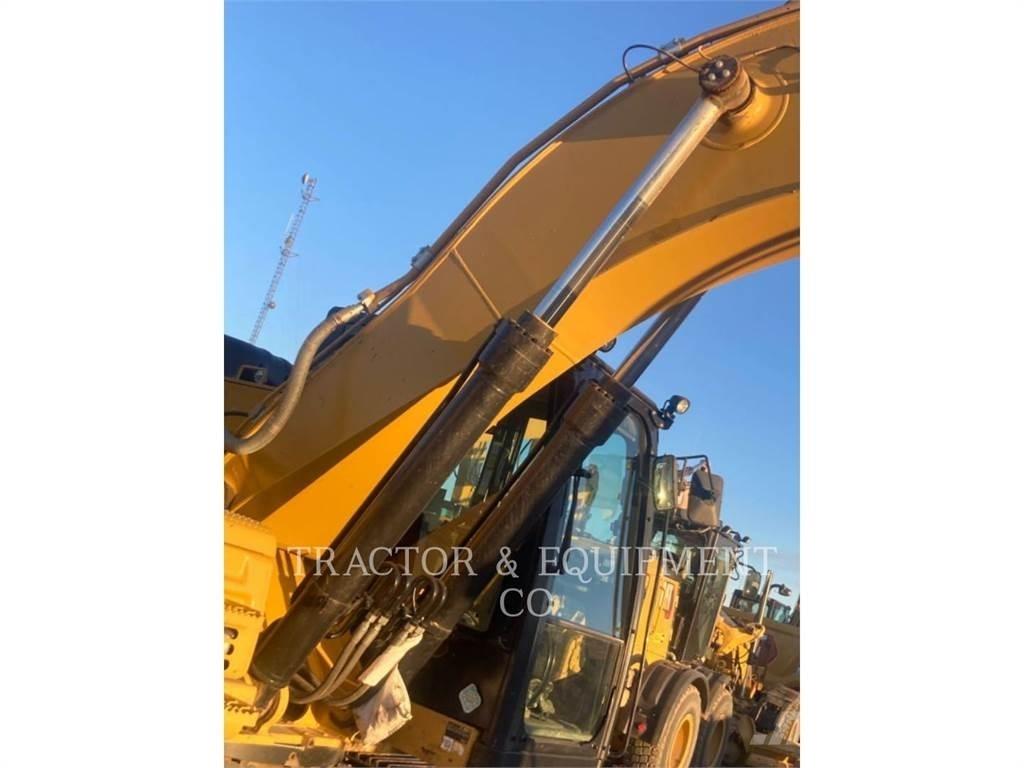 CAT 326F L Paletli ekskavatörler