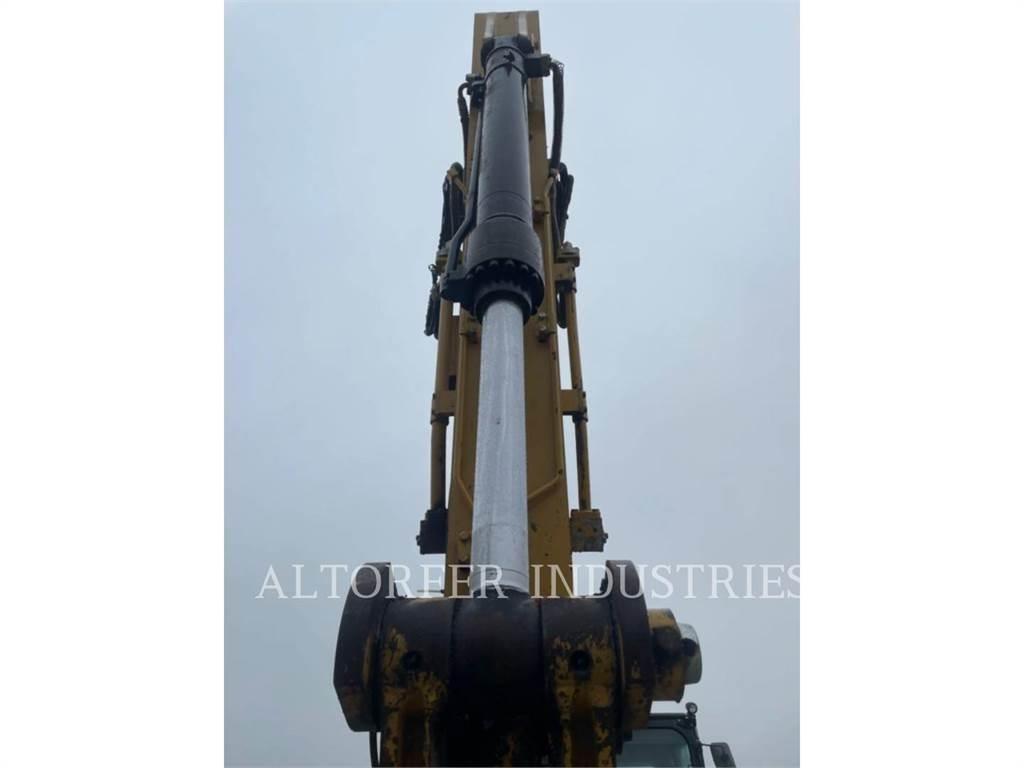 CAT 326FL Paletli ekskavatörler