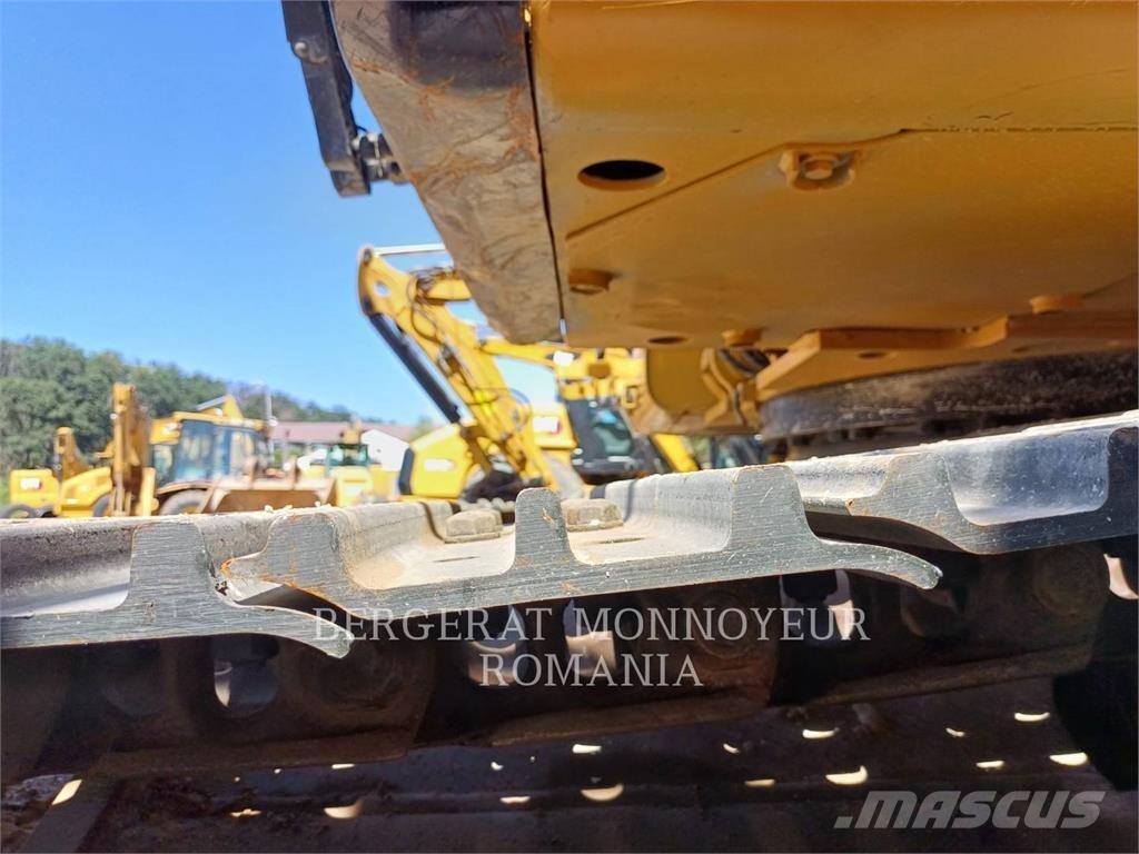 CAT 326FL Paletli ekskavatörler