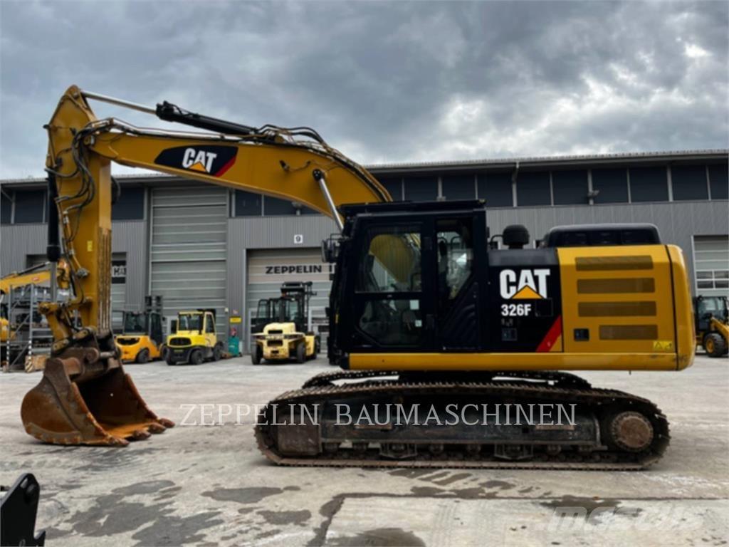 CAT 326FLN Paletli ekskavatörler