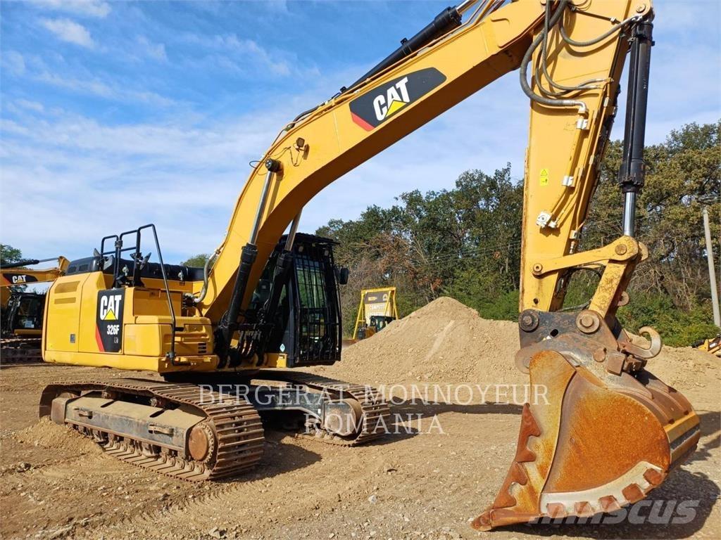 CAT 326FLN Paletli ekskavatörler