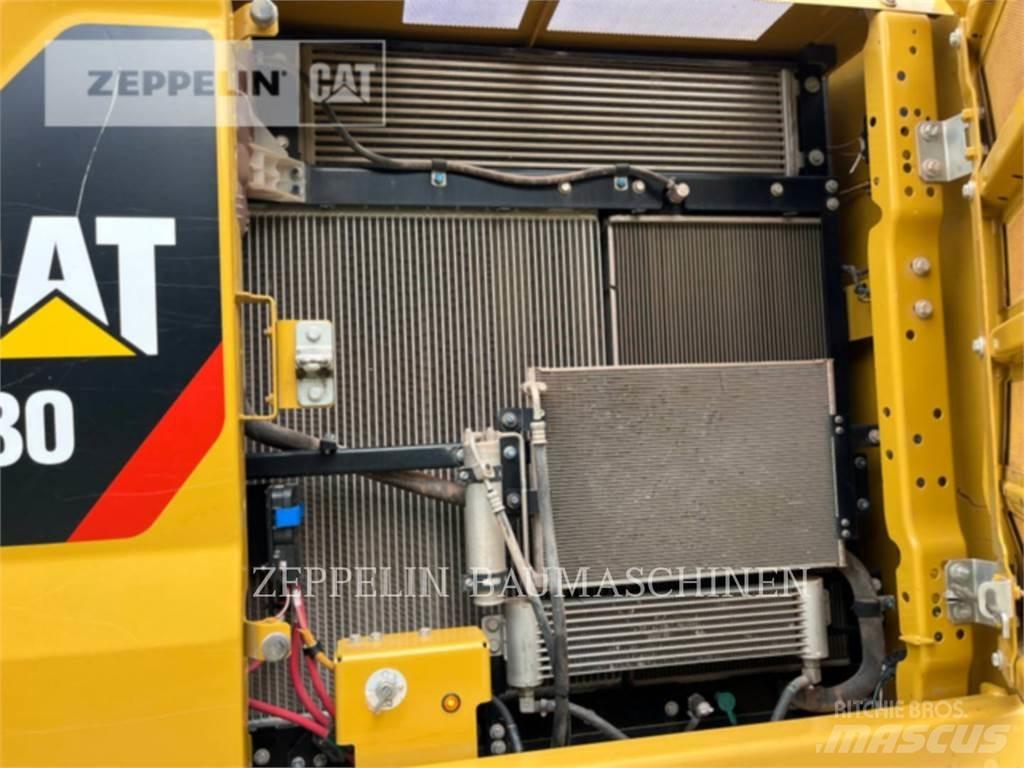 CAT 330-07A Paletli ekskavatörler