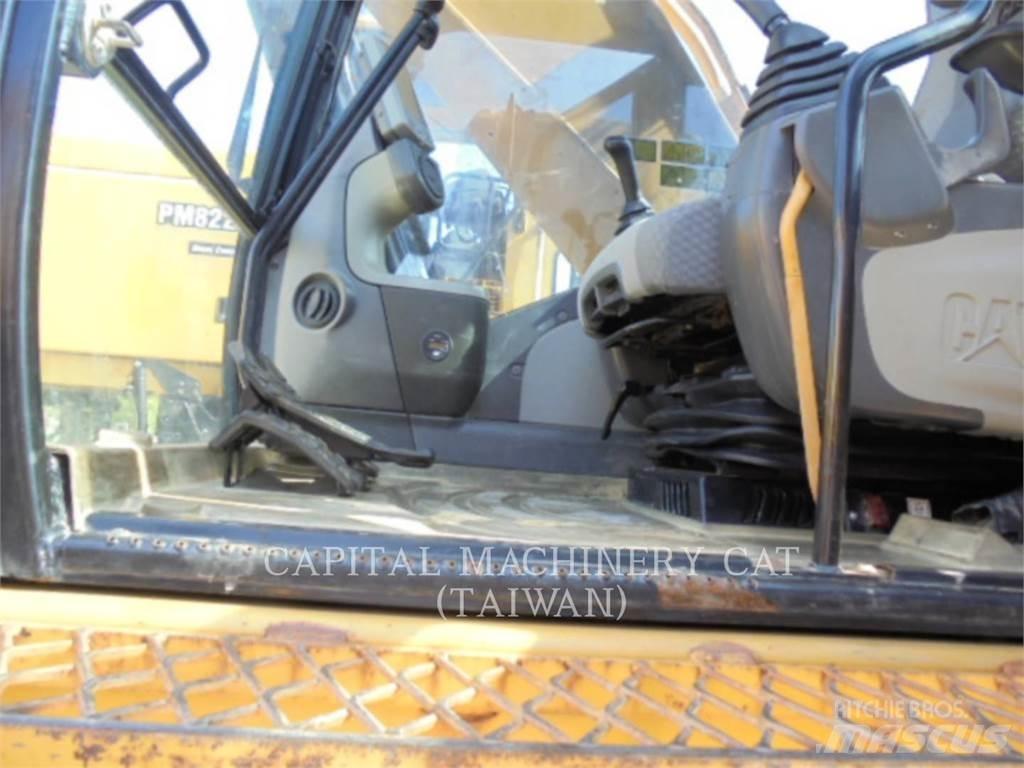 CAT 330D2L Paletli ekskavatörler