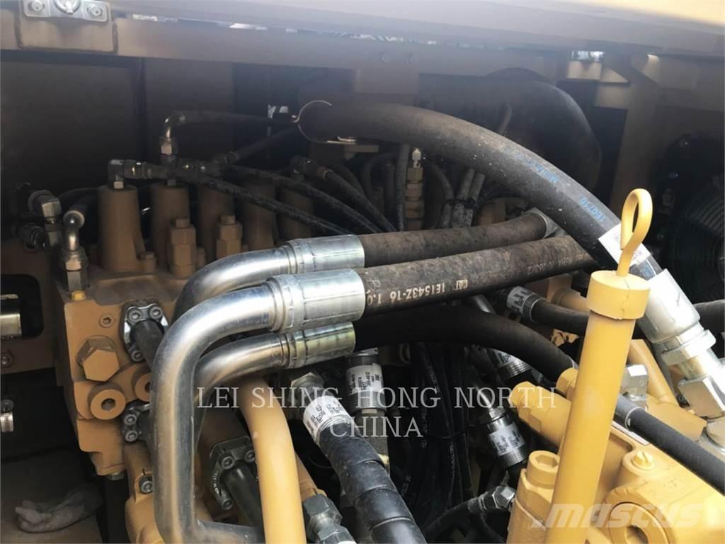 CAT 330D2L Paletli ekskavatörler
