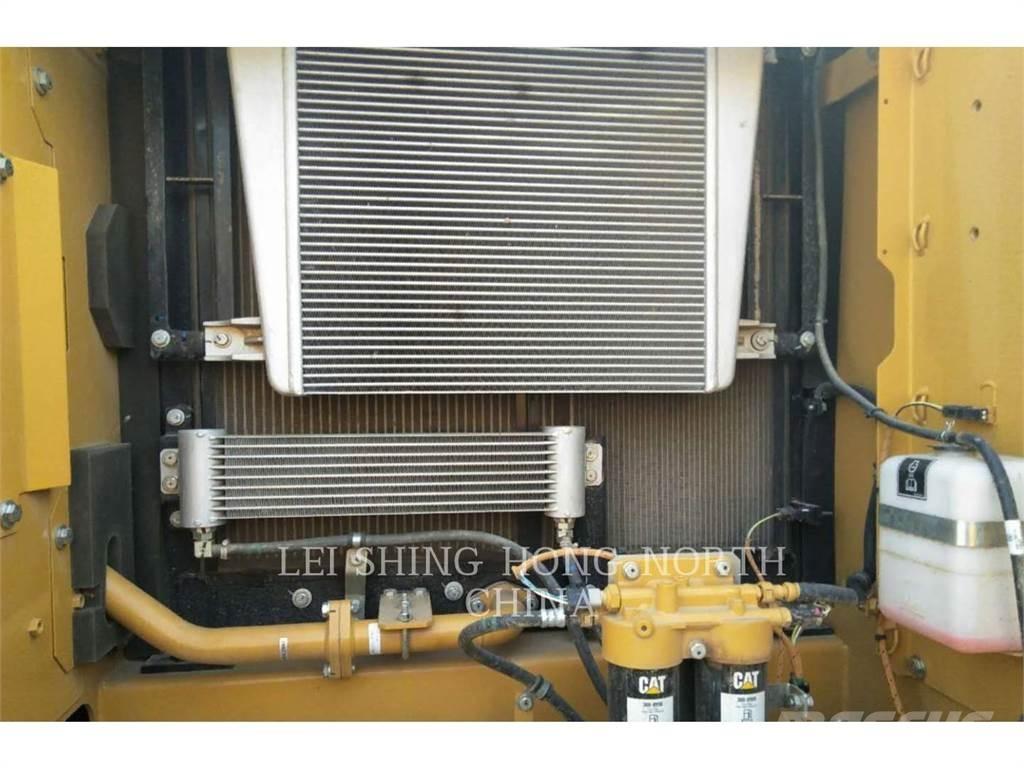 CAT 330D2L Paletli ekskavatörler