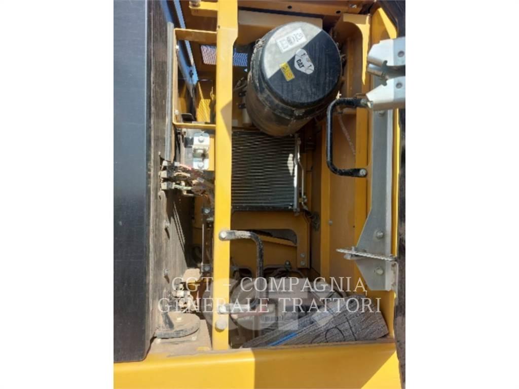 CAT 330F Paletli ekskavatörler