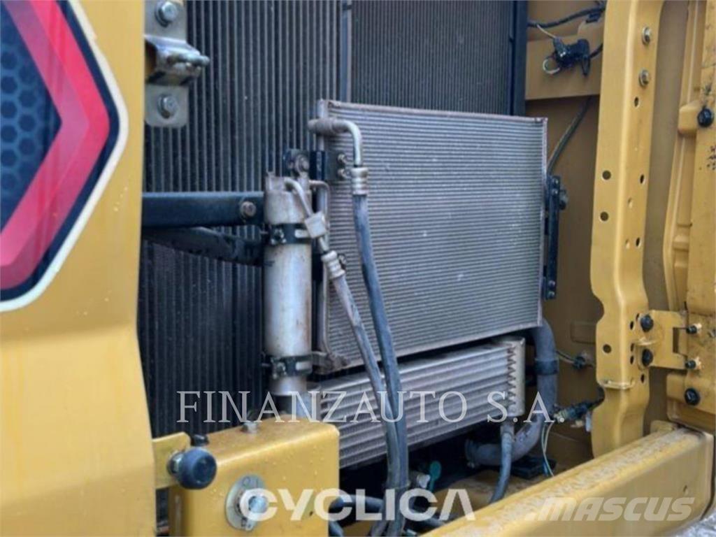 CAT 330GC Paletli ekskavatörler