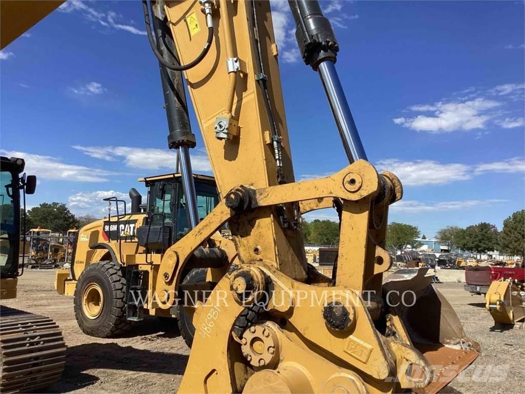 CAT 335 Paletli ekskavatörler