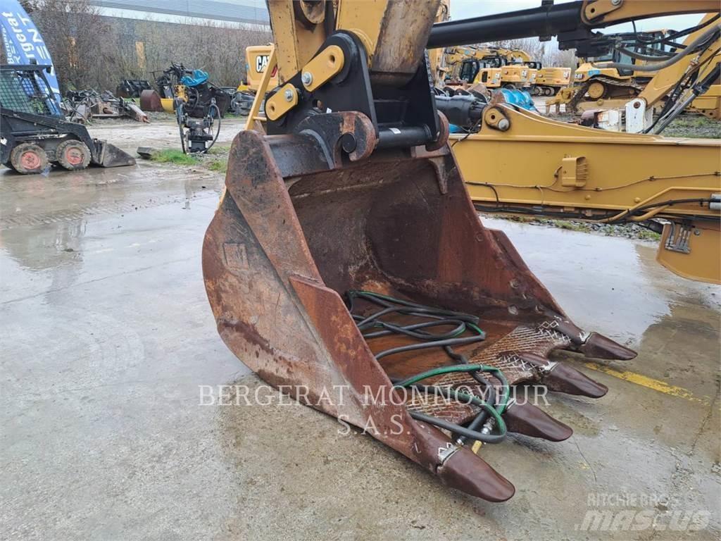 CAT 340F UHD Paletli ekskavatörler
