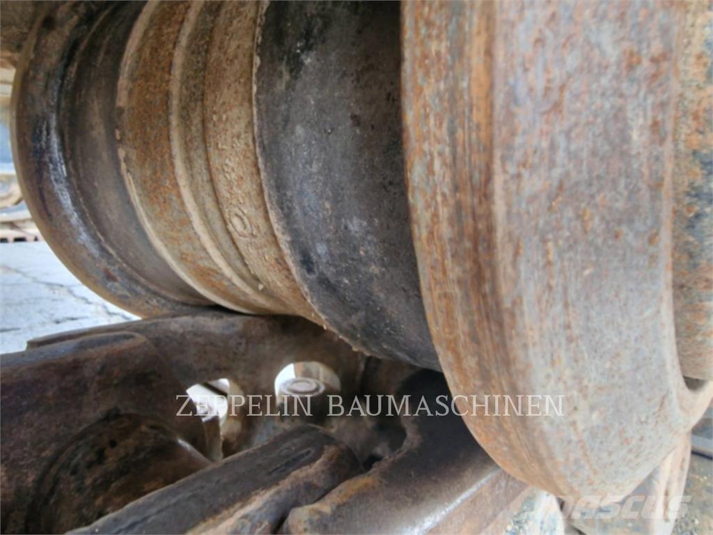 CAT 352-07A Paletli ekskavatörler