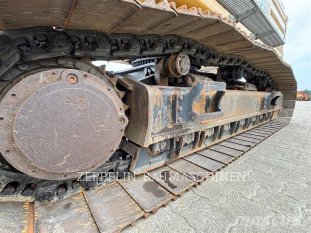 CAT 352-08 Paletli ekskavatörler