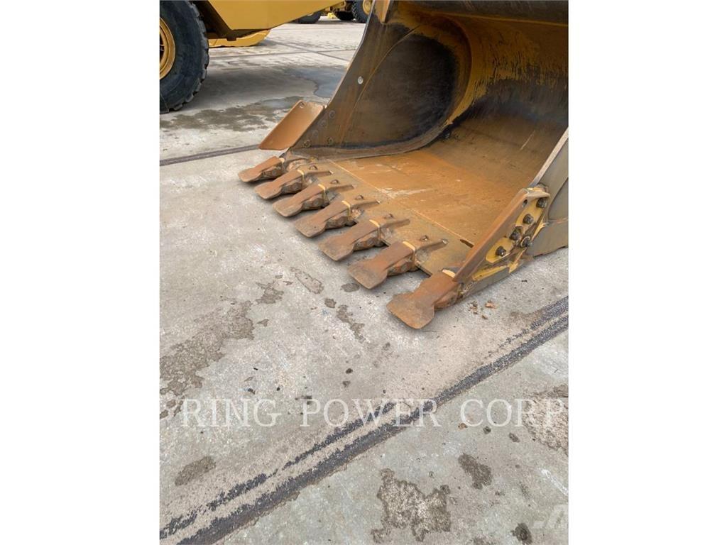 CAT 352-08 Paletli ekskavatörler