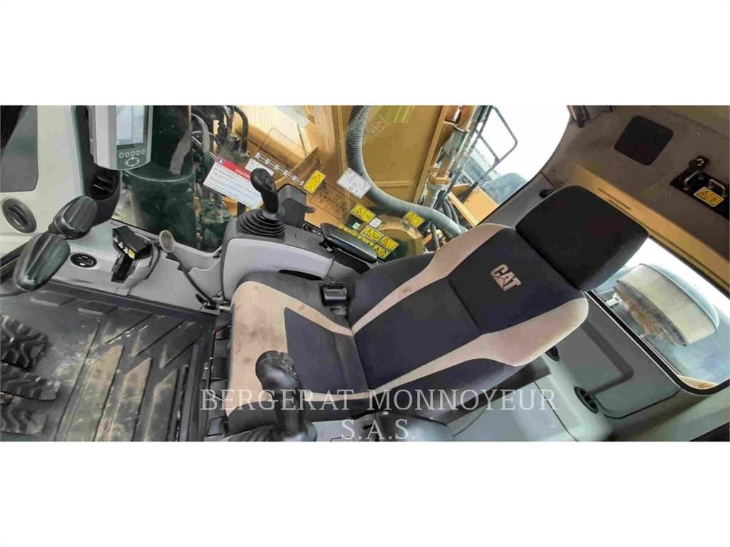 CAT 352F Paletli ekskavatörler