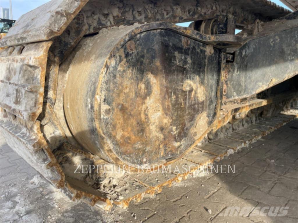 CAT 352FL Paletli ekskavatörler