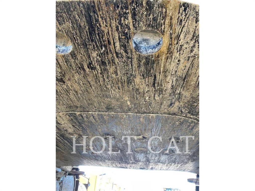 CAT 374 Paletli ekskavatörler