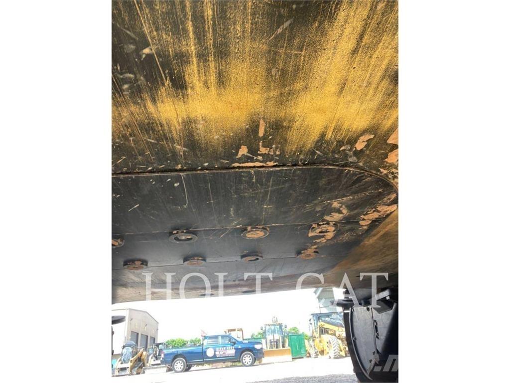 CAT 374 Paletli ekskavatörler
