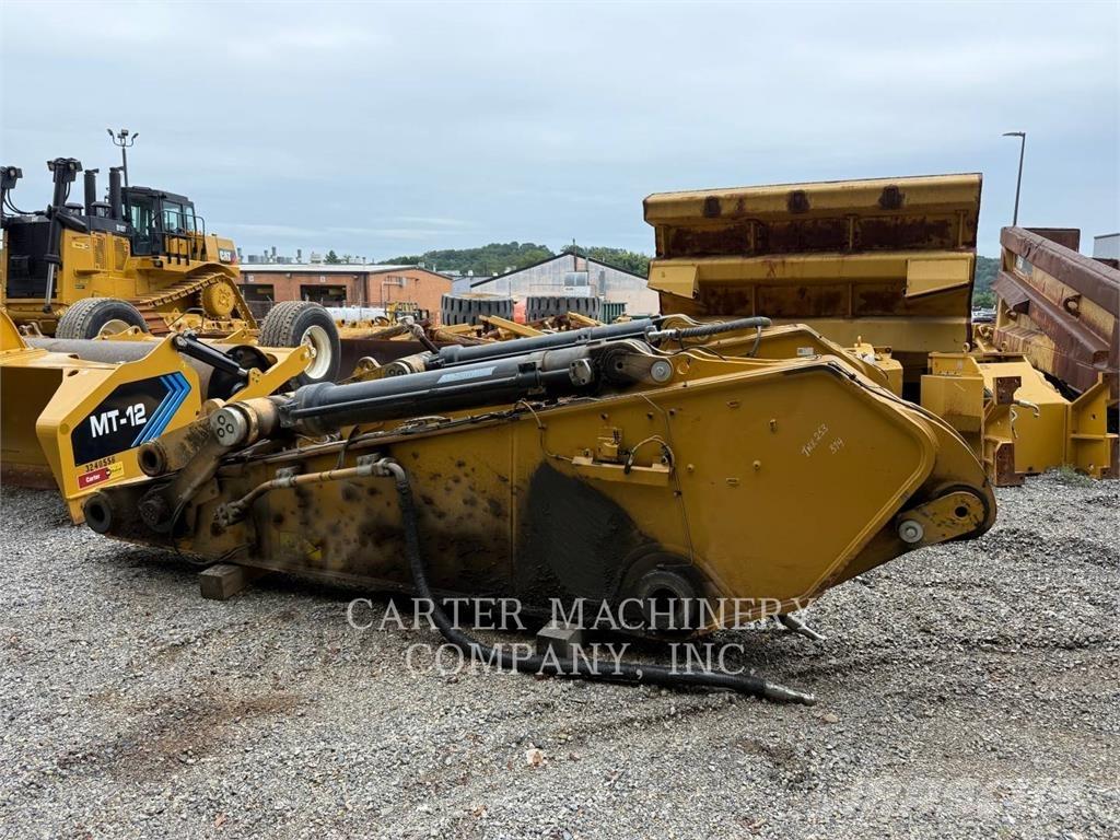 CAT 374-07 Paletli ekskavatörler
