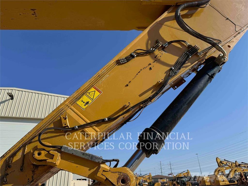 CAT 374-07 Paletli ekskavatörler
